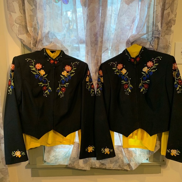 HOBBY HORSE Tops 2 Hobby Horse Show Jackets Wslinkies Size L Poshmark